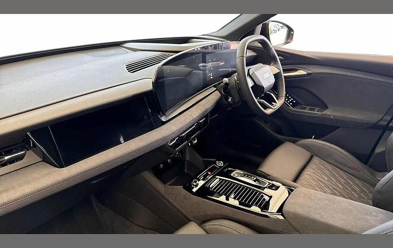 New Audi Q6 e-tron Comfort 182 kW (248 HP) 2026 Black SUV