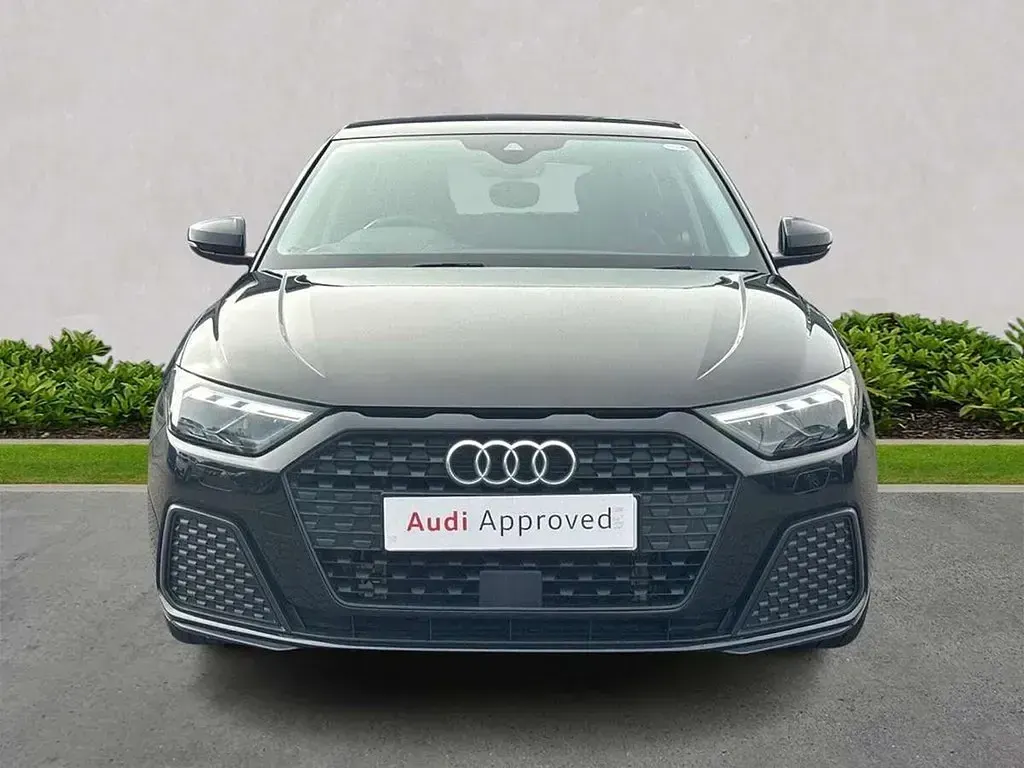 Begagnad Audi A1 Design 94 HK (69 kW) 2022 Svart SUV