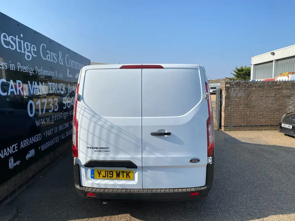 Used Ford Transit Custom 130 HP (95 kW) 2019 White Van