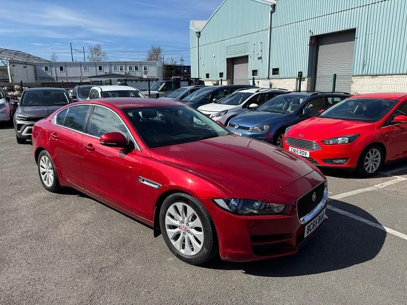 Usado Jaguar XE Prestige 2015 Vermelho Sedan
