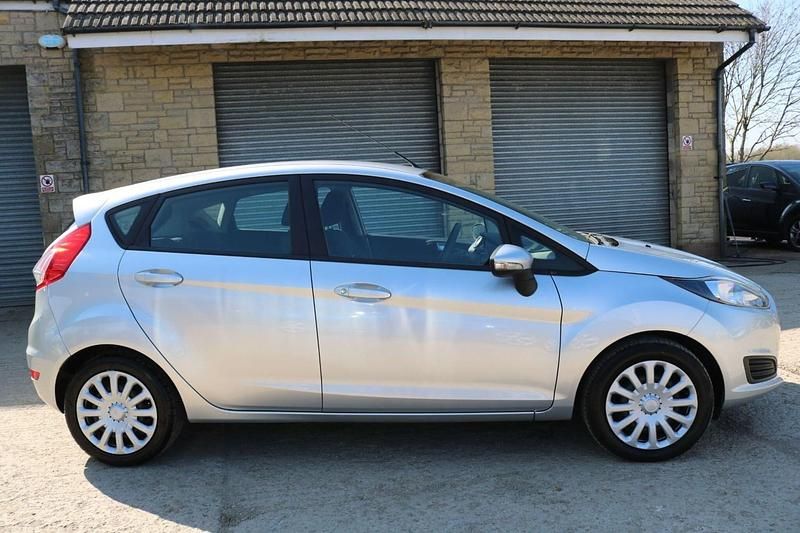 Usado Ford Fiesta Style 2018 Prateado Citadino