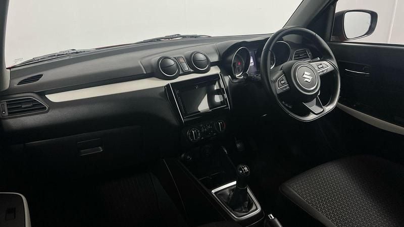 Usado Suzuki Swift SZ-T 83 HP (61 kW) 2021 Vermelho Citadino