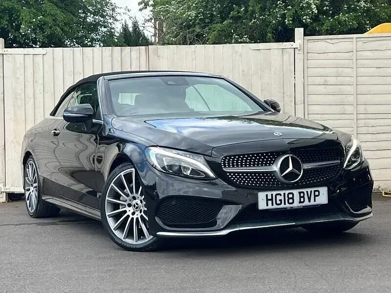 Usado Mercedes C200 AMG line 184 HP (135 kW) 2018 Preto Cabrios
