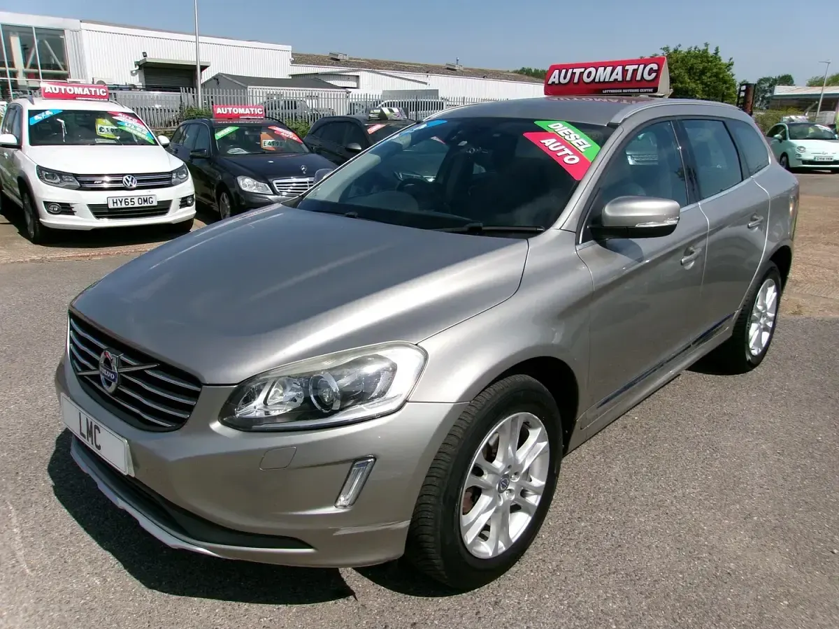 Used Volvo XC60 SE Lux 215 HP (158 kW) 2014 Gold SUV