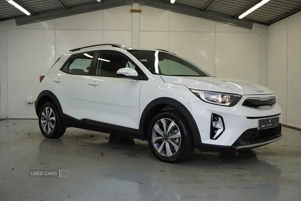 White Used 2024 Kia Stonic SUV | £19,995 (Fair price) - Image 1/4