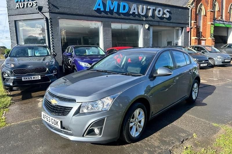 Grey Used 2013 Chevrolet Cruze LT Hatchback | £2,495 (Fair price) - Image 1/1
