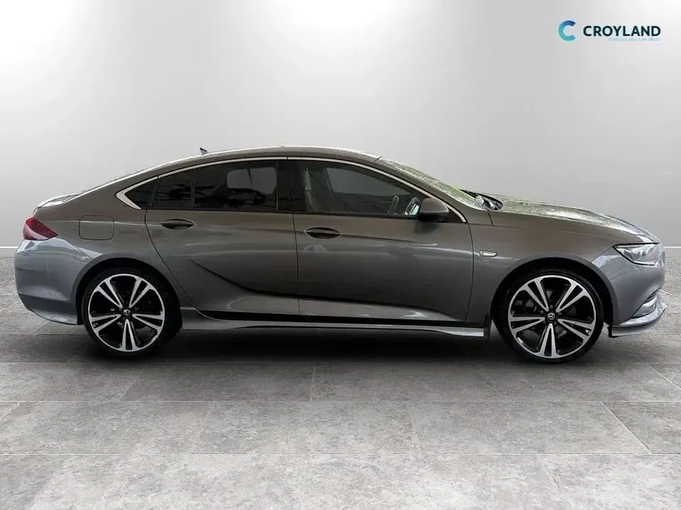 Second-hand Vauxhall Insignia SRi 165 CP (121 kW) 2019 Gri Hatchback