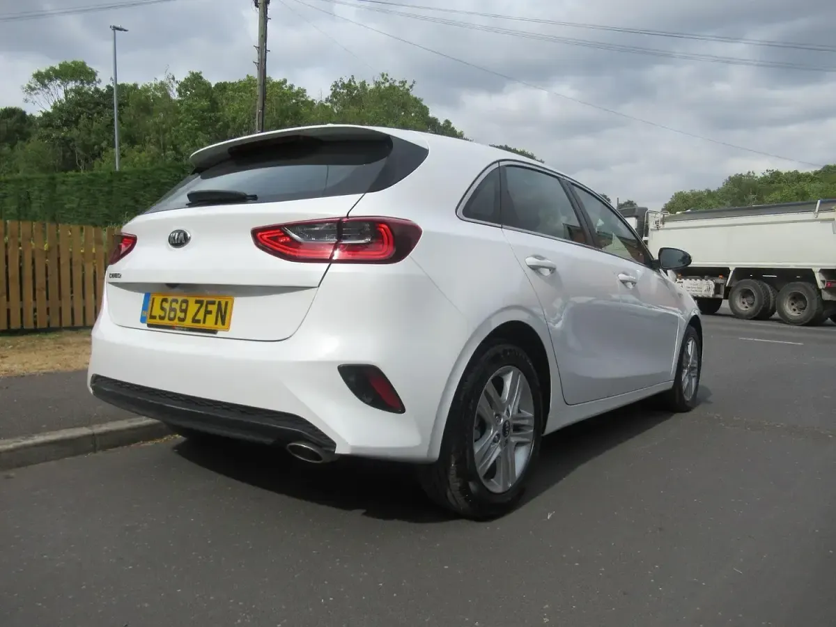 Used Kia Ceed 136 HP (100 kW) 2020 White Hatchback