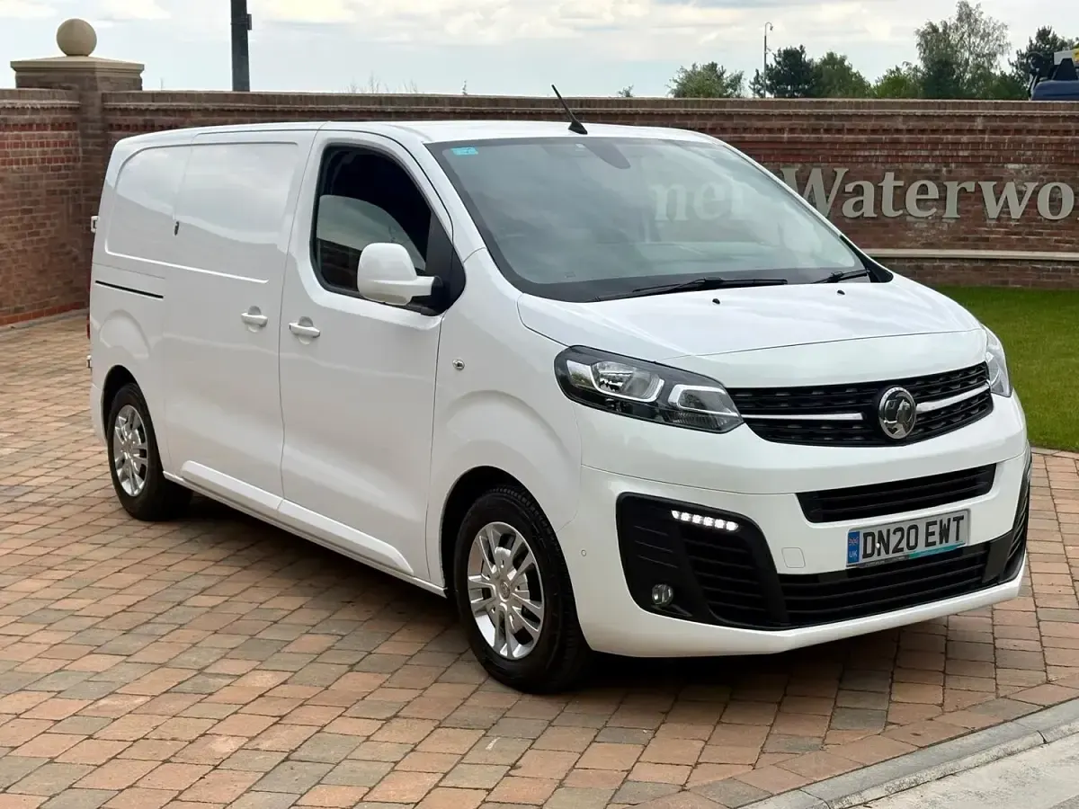 Used Vauxhall Vivaro Sportive 100 HP (73 kW) 2020 White MPV