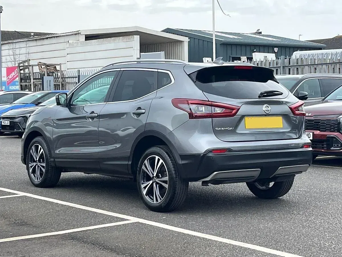 Used Nissan Qashqai N-Connecta 115 HP (84 kW) 2020 Grey SUV