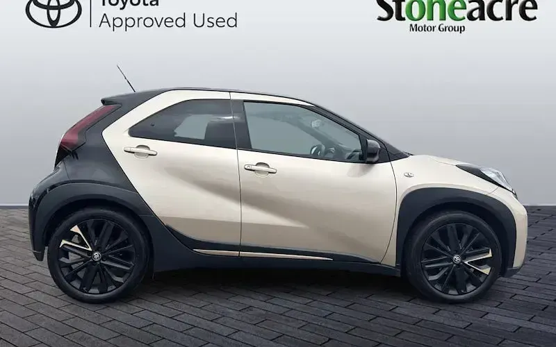 Used Toyota Aygo X Edition 72 HP (52 kW) 2023 Beige SUV