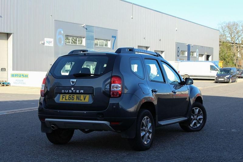 Used Dacia Duster Lauréate 2016 Grey SUV