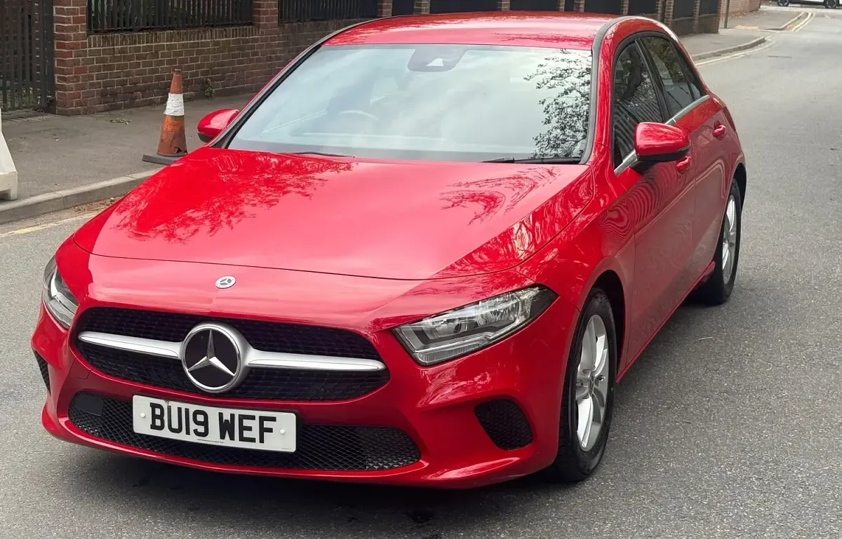 Begagnad Mercedes A180 SE 116 HK (85 kW) 2019 Röd Halvkombi