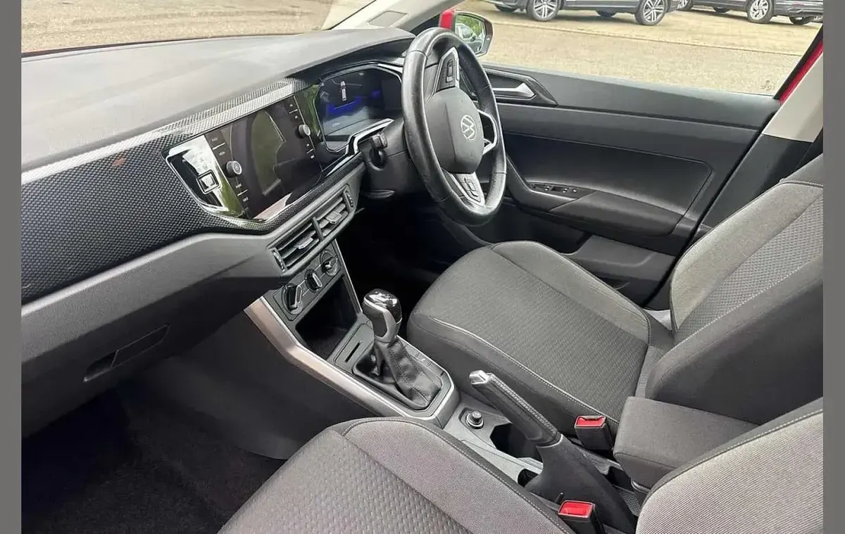 Used VW Polo Life 95 HP (69 kW) 2023 Red Hatchback