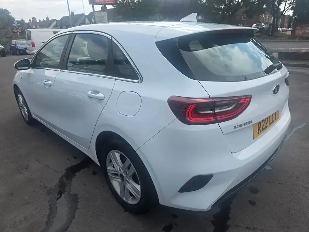 Used Kia Ceed 136 HP (100 kW) 2020 White Hatchback