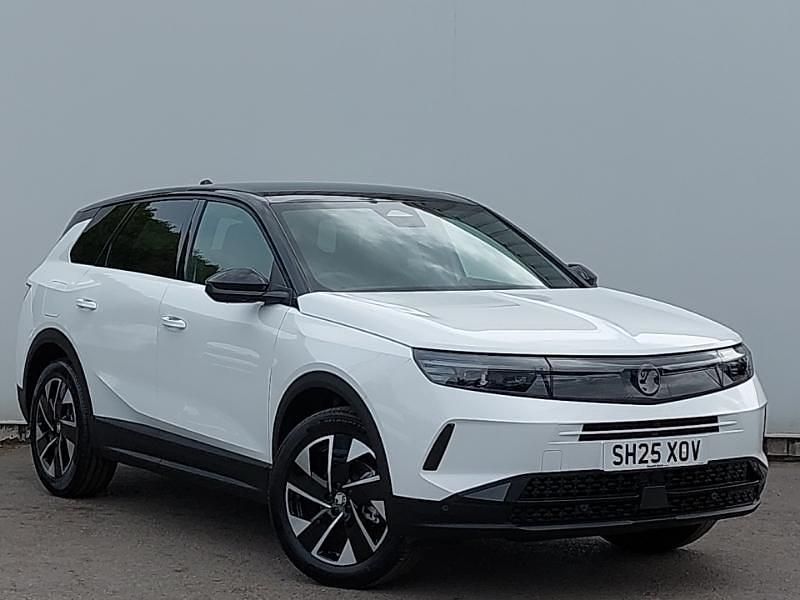Brilliant paint arctic white New 2025 Vauxhall Grandland X Ultimate SUV | £30,998 (Fair price) - Image 1/4