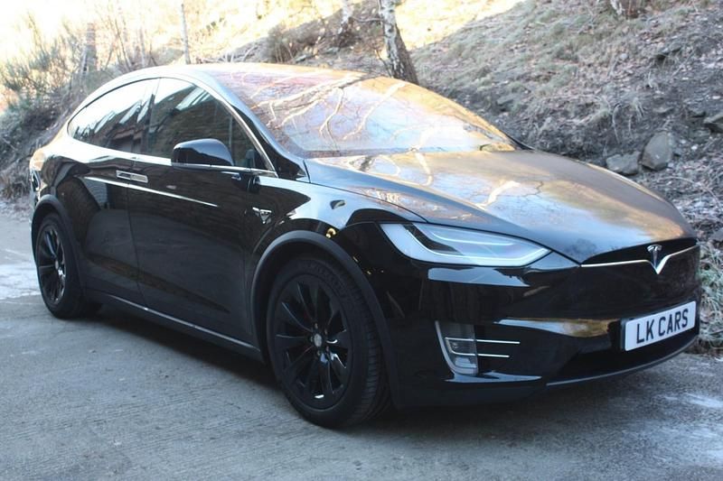 Black Used 2020 Tesla Model X SUV | £32,495 (A bit pricey) - Image 1/4