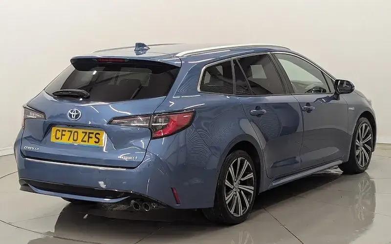 Used Toyota Corolla Design 184 HP (135 kW) 2021 Blue Estate