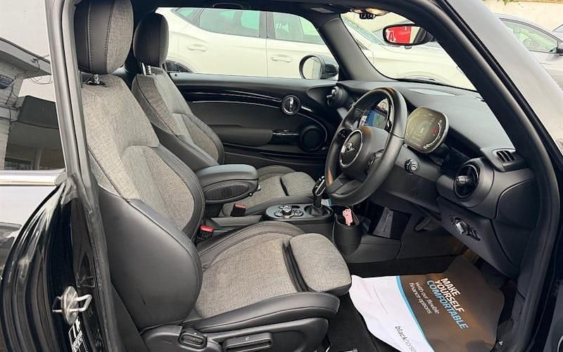 Begagnad Mini Cooper Level 2 135 kW (184 HK) 2023 Halvkombi