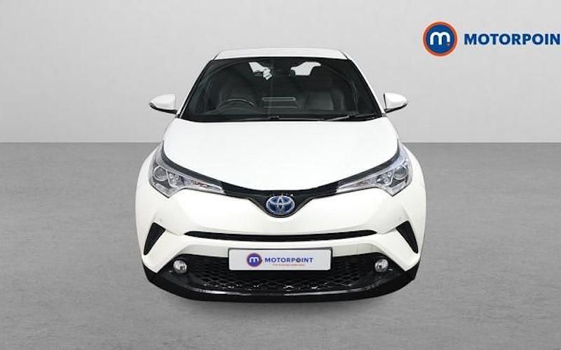 Used Toyota C-HR 122 HP (89 kW) 2017 White SUV