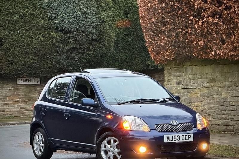 Used Toyota Yaris 2003 Blue Hatchback