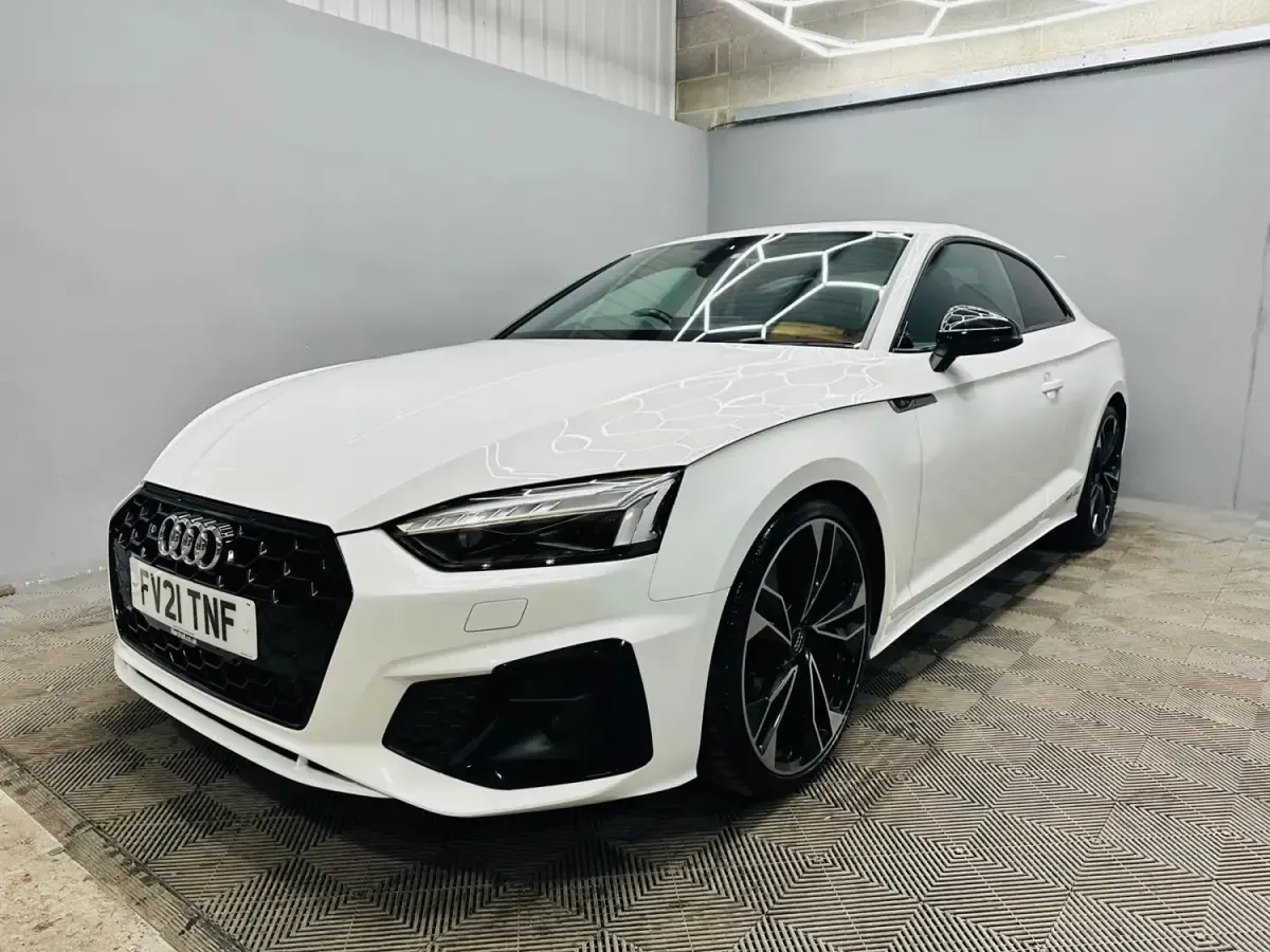 Używany Audi A5 Comfort 245 KM (180 kW) 2021 Biały Coupe
