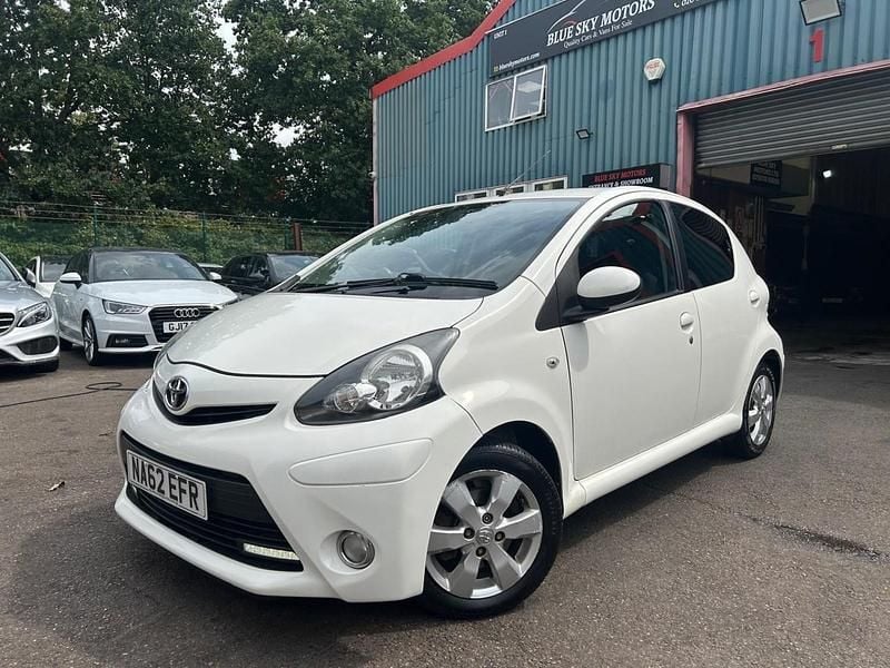 White Used 2012 Toyota Aygo Hatchback | £1,980 (Fair price) - Image 1/4