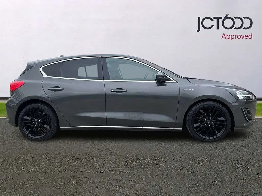 Used Ford Focus Vignale 123 HP (90 kW) 2019 Grey Hatchback