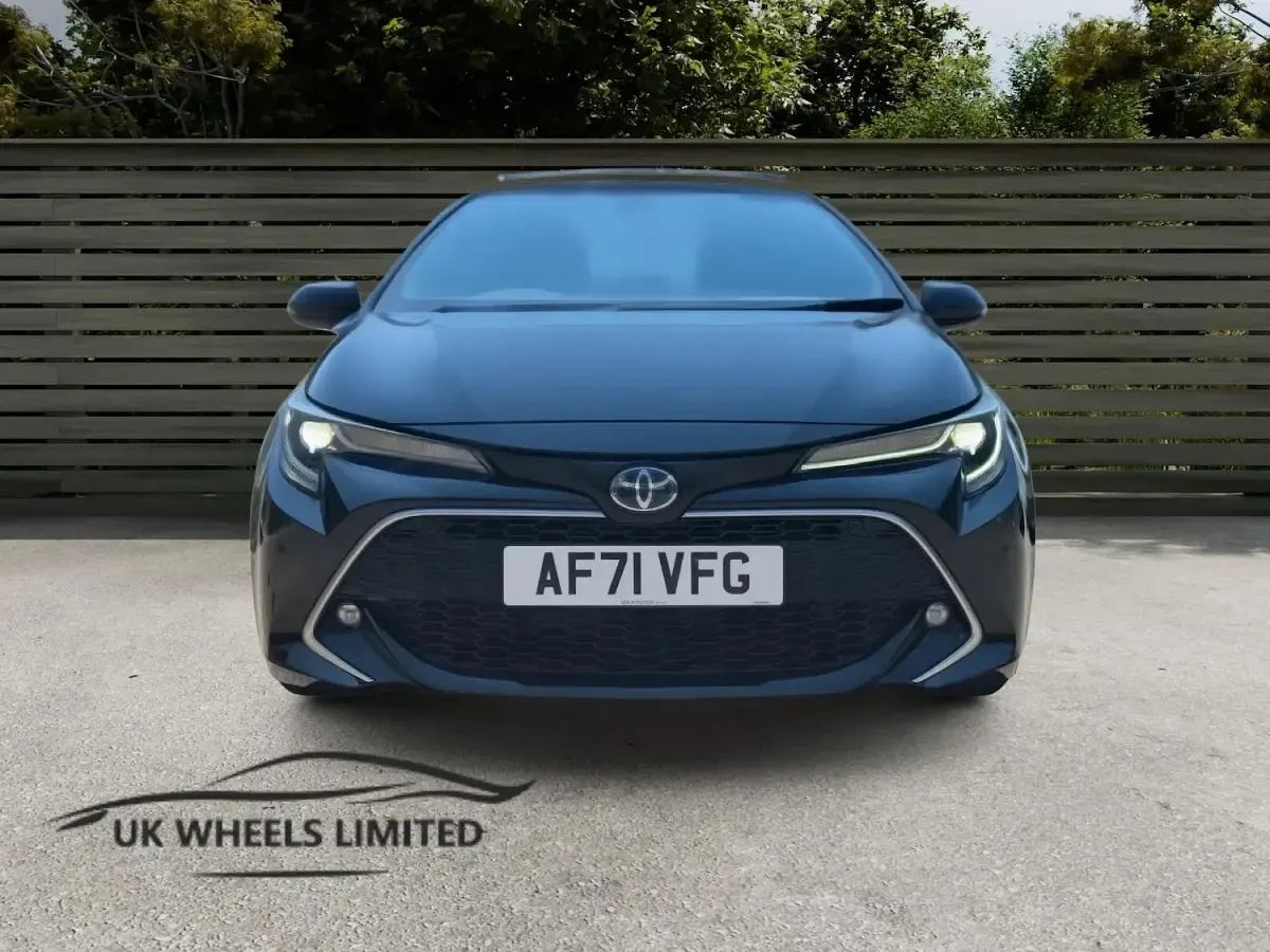 Used Toyota Corolla 122 HP (89 kW) 2021 Black Hatchback