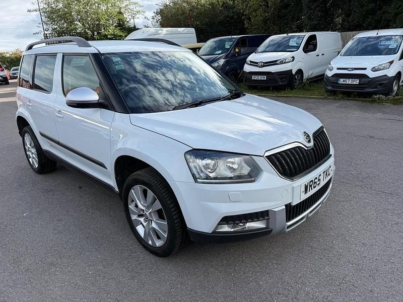 White Used 2015 Skoda Yeti SE L SUV | £13,999 (A bit pricey) - Image 1/4