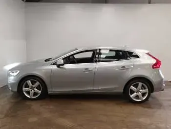 Used Volvo V40 R-Design 122 HP (89 kW) 2017 Silver Hatchback