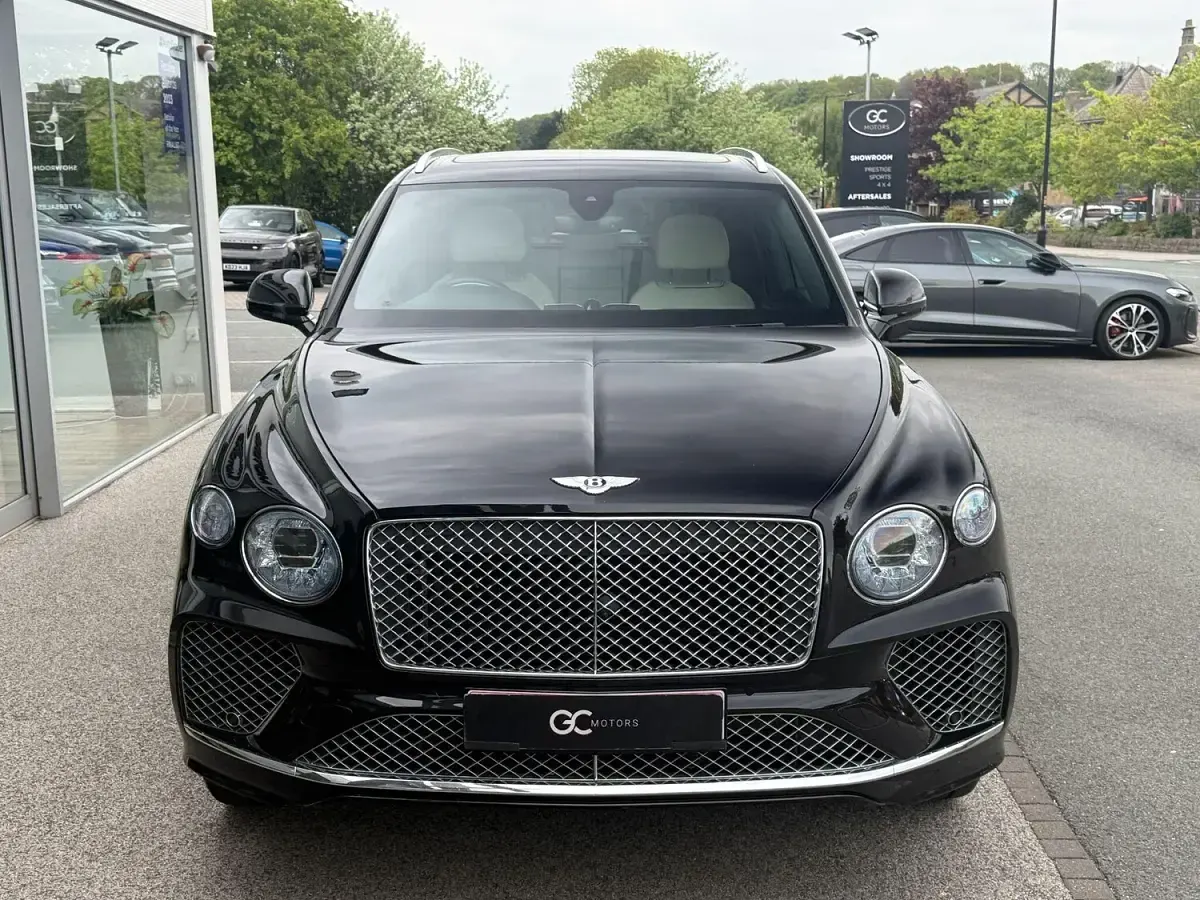 Used Bentley Bentayga 550 HP (404 kW) 2021 Black SUV