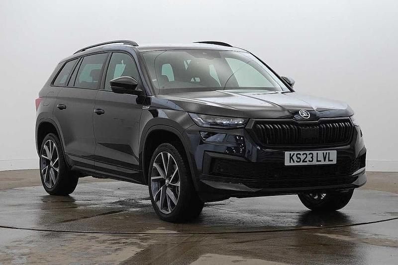 Black magic pearl effect Used 2023 Skoda Kodiaq SportLine SUV | £28,000 (Fair price) - Image 1/4