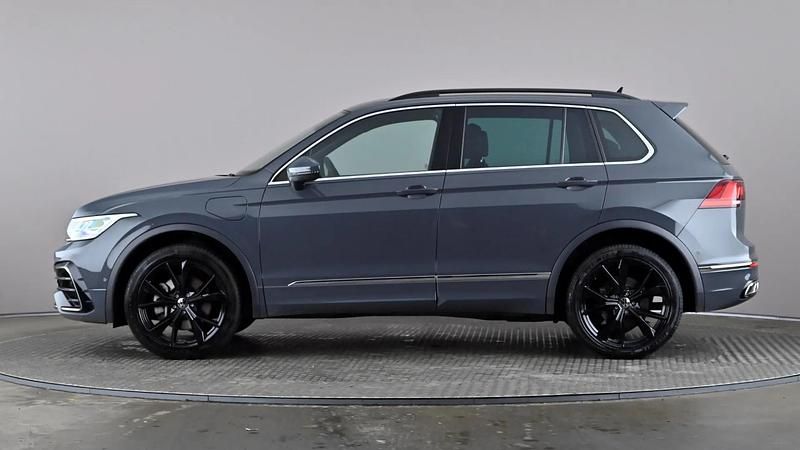 Used VW Tiguan R-line 245 HP (180 kW) 2023 Grey SUV