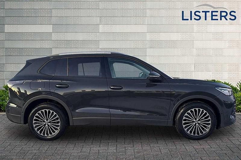 New VW Tiguan Match 2025 Urano grey SUV