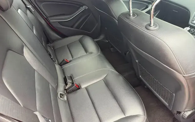 Used Mercedes A200 SE 136 HP (100 kW) 2018 Red Hatchback