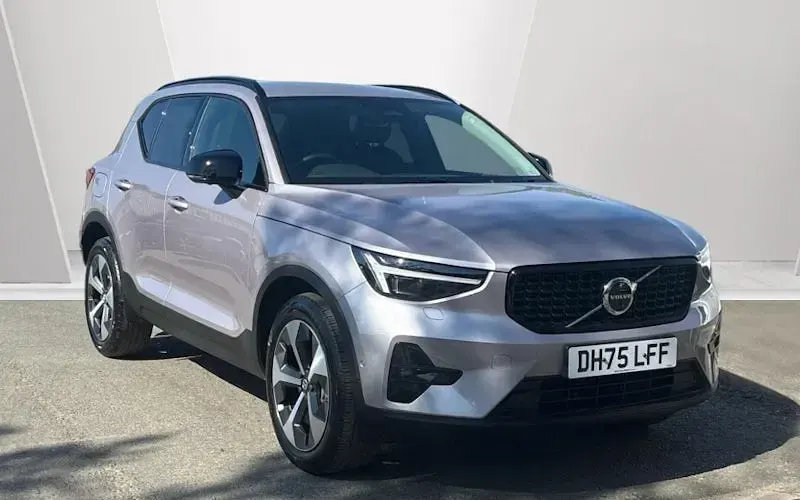 Używany Volvo XC40 Plus 197 KM (144 kW) 2026 SUV