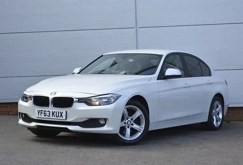 Used BMW 320 Executive 184 HP (135 kW) 2013 White Sedan
