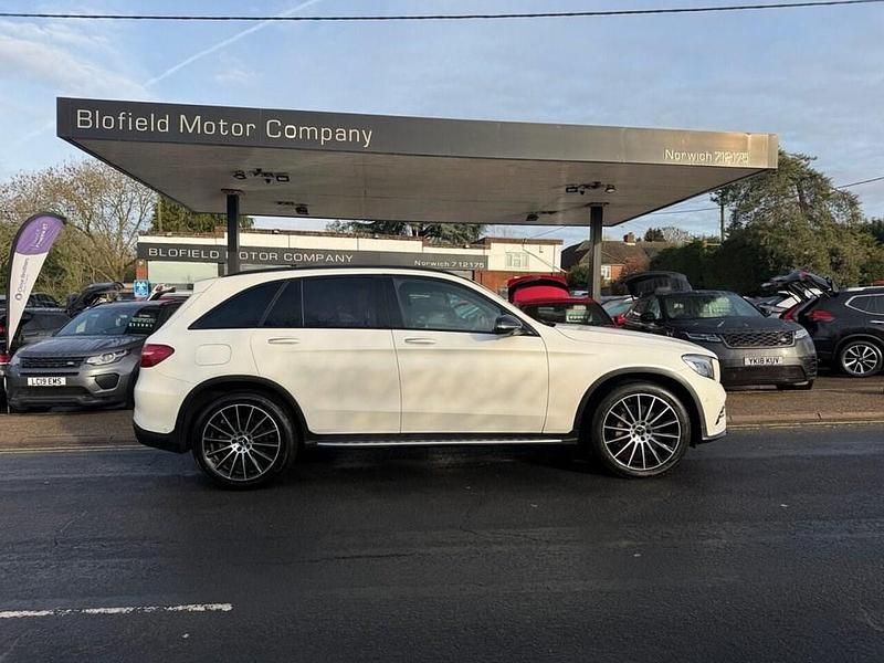 Usado Mercedes GLC250 AMG line 204 HP (150 kW) 2018 Branco SUV