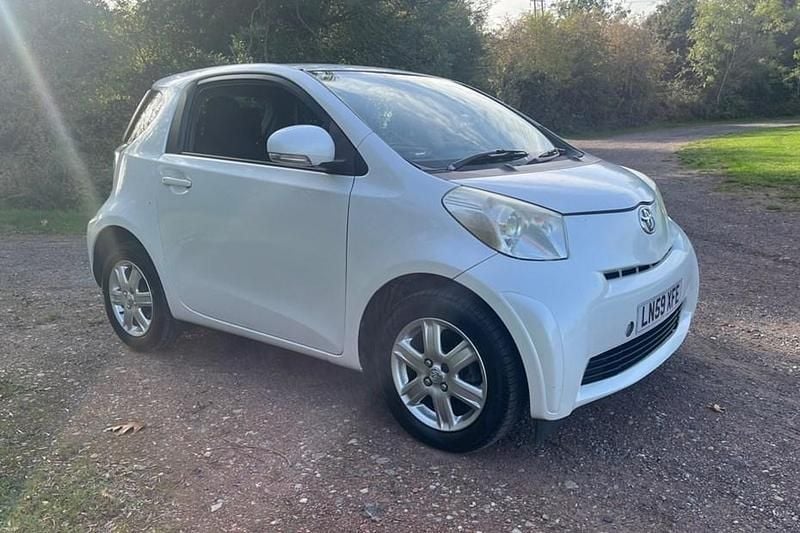 White Used 2009 Toyota iQ City Hatchback | £2,495 (Fair price) - Image 1/1