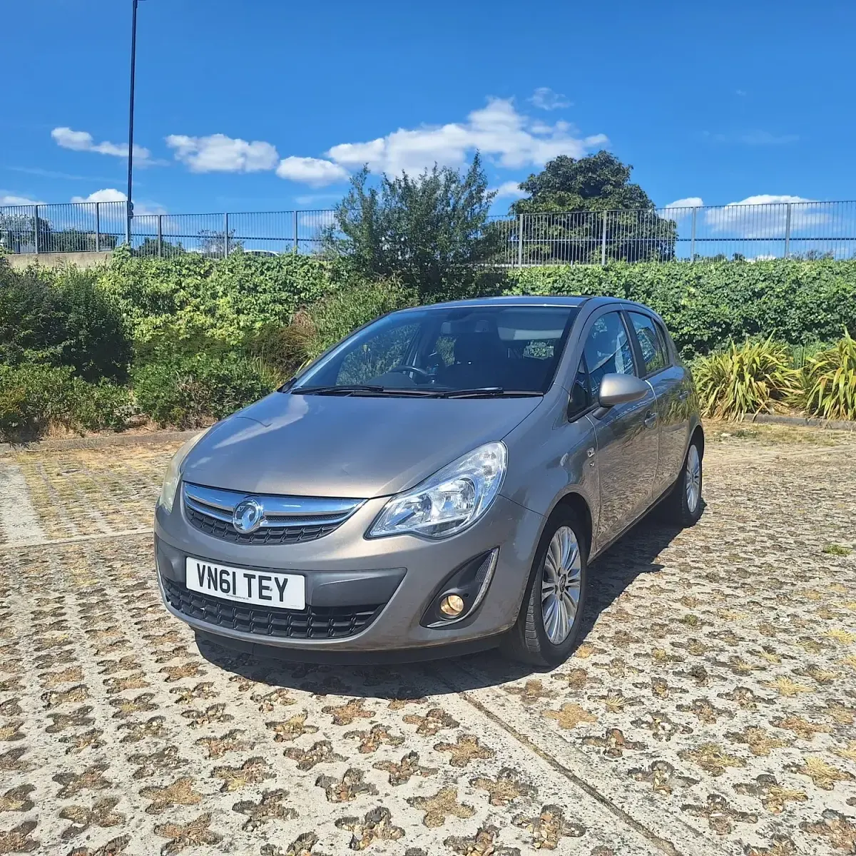 Used Vauxhall Corsa 90 HP (66 kW) 2011 Brown Hatchback