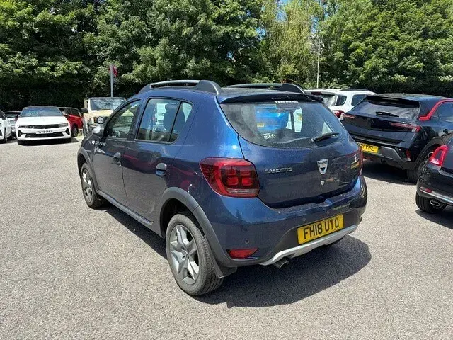 Used Dacia Sandero Comfort 90 HP (66 kW) 2018 Blue Hatchback