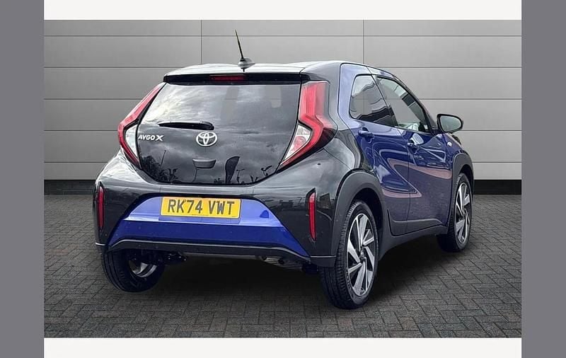 Used Toyota Aygo X 72 HP (52 kW) 2024 Blue SUV