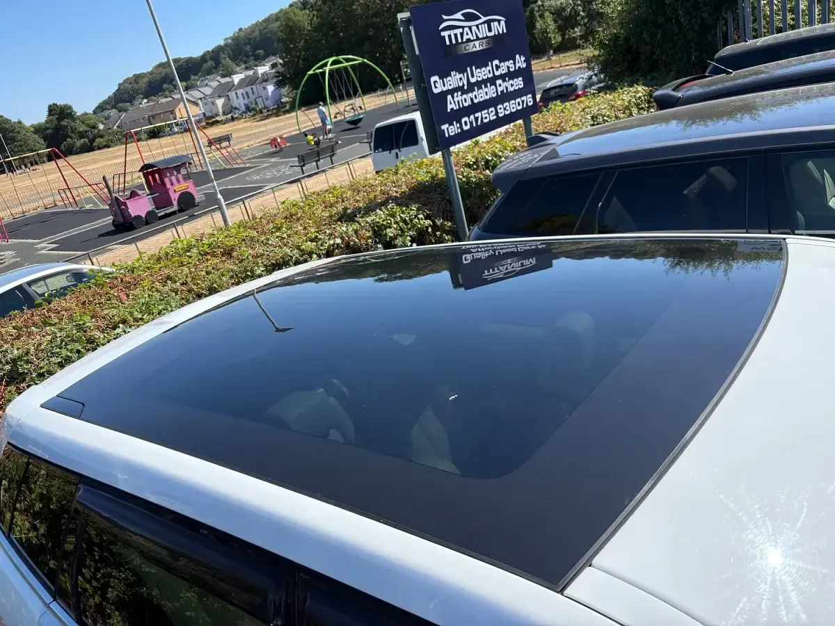 Used Land Rover Range Rover evoque Prestige 2012 White SUV