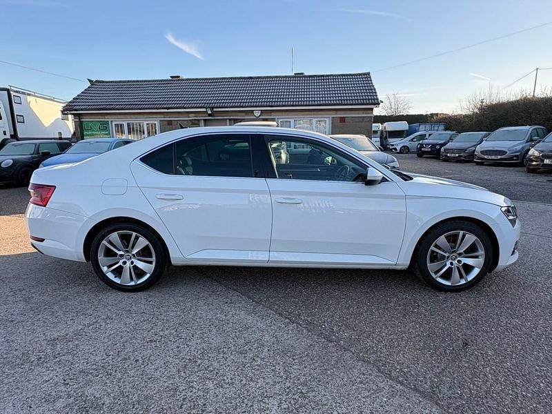 Used Skoda Superb SE L 190 HP (139 kW) 2019 White Hatchback