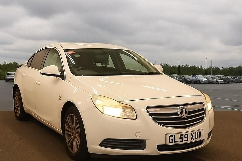 Used 2010 Vauxhall Insignia Hatchback | £995 (Good price) - Image 1/1