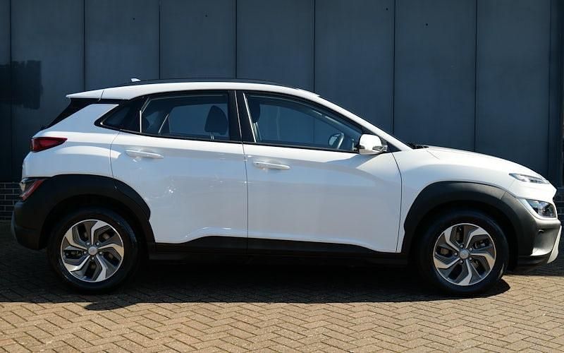 Used Hyundai Kona SE 141 HP (103 kW) 2022 White SUV
