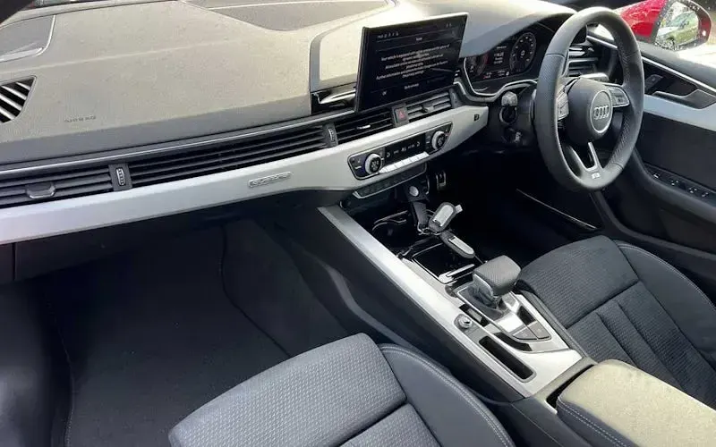 Usado Audi A5 Sportback S-Line 204 CV (150 kW) 2024 Rojo Utilitario