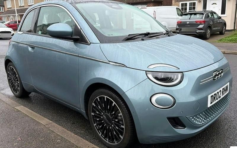 Used 2025 Fiat 500e La Prima Hatchback | £15,199 (Super price) - Image 1/1