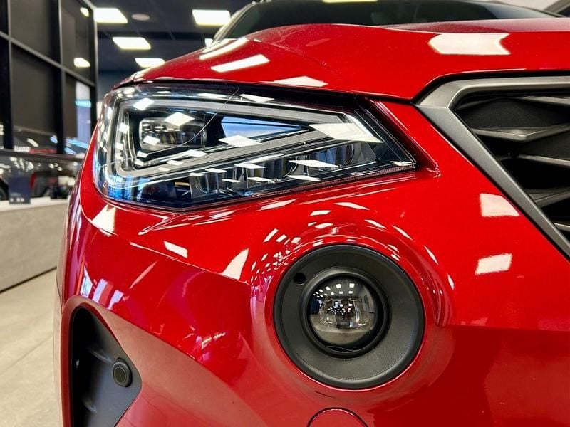New Seat Arona Black Edition 113 HP (83 kW) 2025 Red SUV